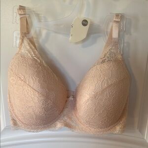 Women’s NWT Dreamwear Elegant Lace Bra in Pale Pink
(Size - 38DD)